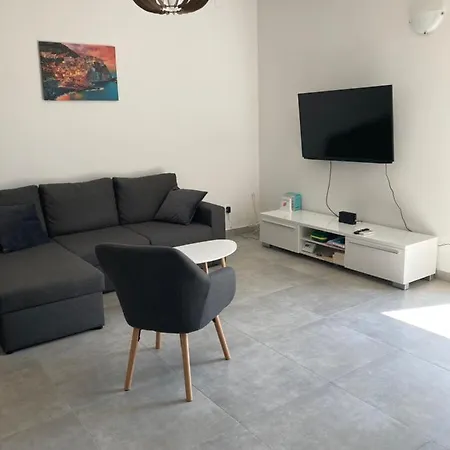 Axelsson In 빌라 메덜린